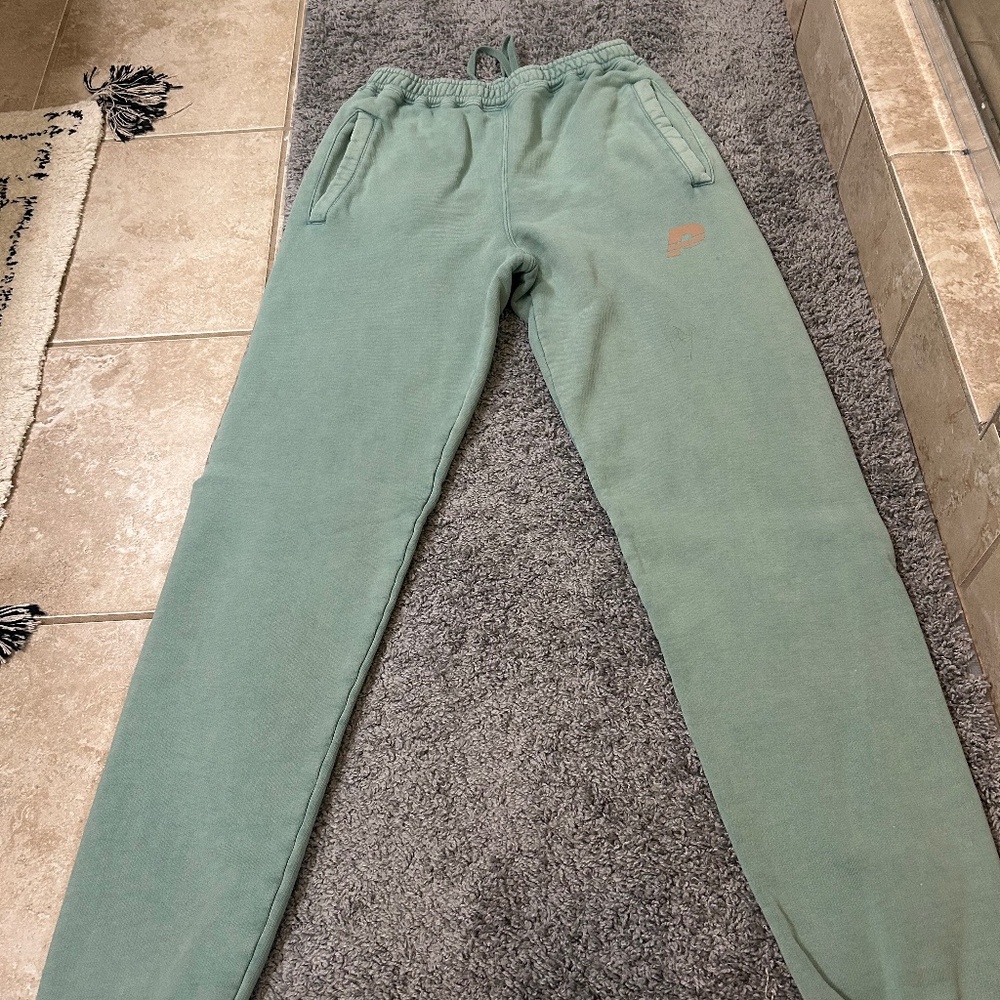 Praise Endurance Sweats